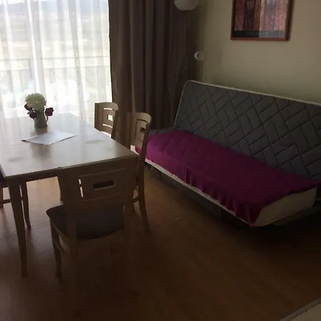 Апартамент С 1 Спальней Apartman